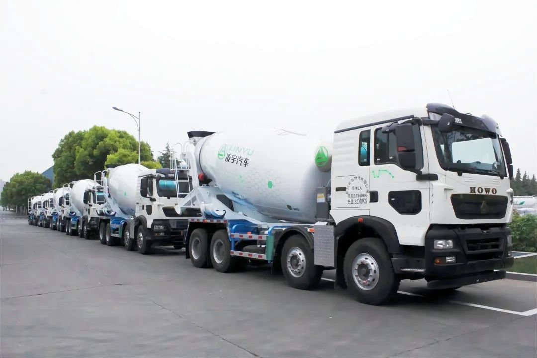 繁花似錦春暖陽(yáng)，凌宇攪拌發(fā)車(chē)忙！